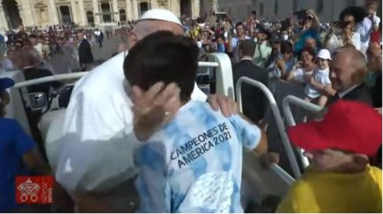 FOTO: El papa Francisco le hizo un guiño a 