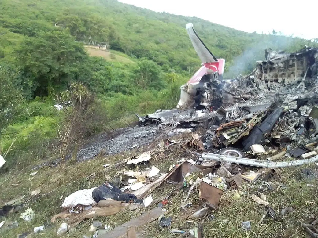 FOTO: Un avión cayó en Venezuela y murió el presidente de un club de fútbol