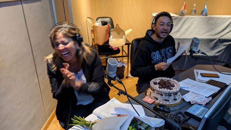 La reacción de Geo Monteagudo ante la sorpresa de cumpleaños de Raúl y Juan Ingaramo.