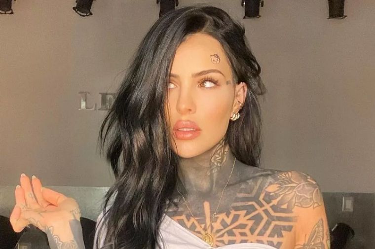 Candelaria Tinelli le respondió a quienes la critican por sus cirugías estéticas.