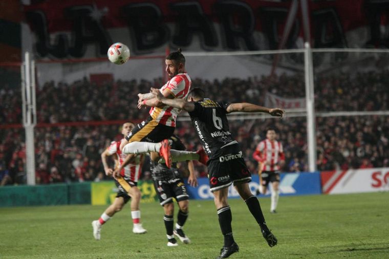Instituto encontró el gol del triunfo sobre el final y se ilusiona con el ascenso.