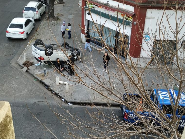 Impresionante choque en la esquina de Italia y Pasco.