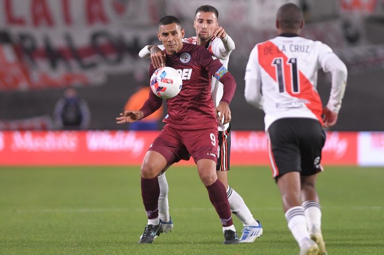 Calificaciones de River- Lanús, Paradela la figura