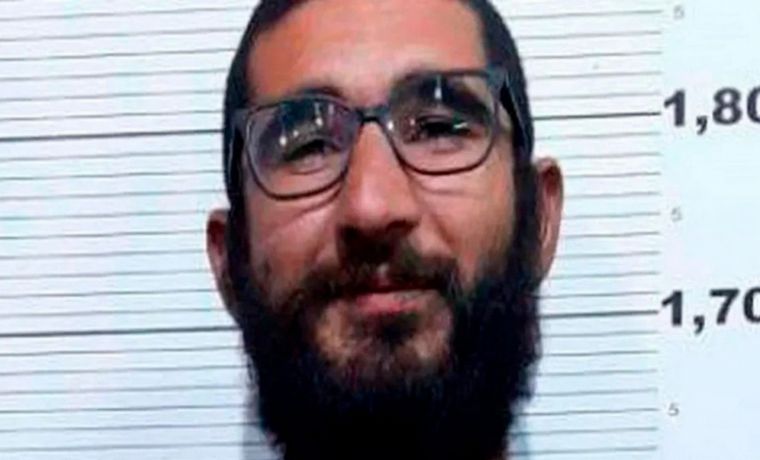 El hombre dijo llamarse Asan Azad.