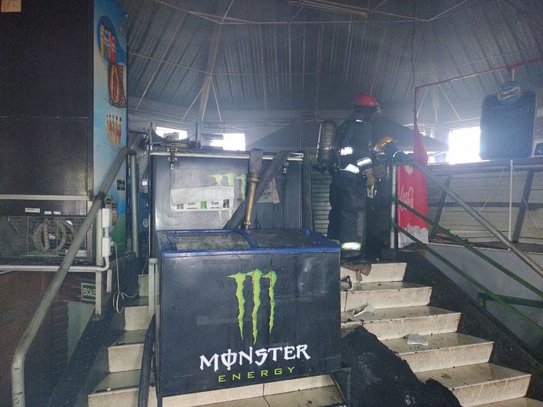 Un incendio afectó a un bar del Mercado de Abasto