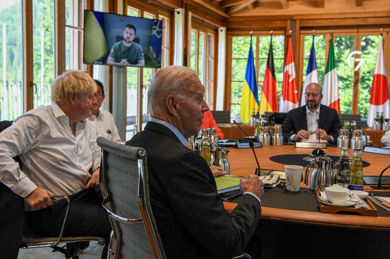 Zelenski reunido con los diferentes líderes del G7.