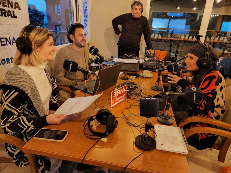 AUDIO: Belén Álvarez, artista de Bariloche, le puso música a la tarde en Viva la Radio.