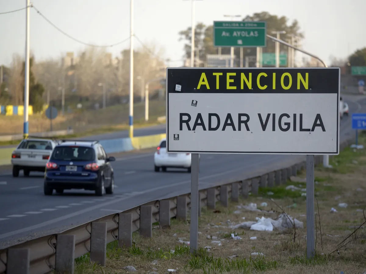 FOTO: Circunvalación aguarda por la colocación de radares de medición de velocidad.