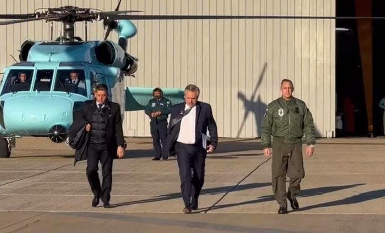 Fernández suspendió su agenda para visitar a Milagro Sala (Foto: @Alferdezok).