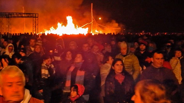 10 mil personas hicieron un éxito el tradicional fogón