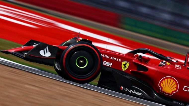 Sainz puso a Ferrari adelante el viernes en Silverstone