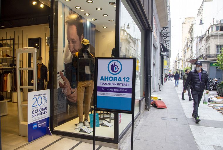 El Gobierno renovó el programa Ahora 12 para comprar en cuotas.