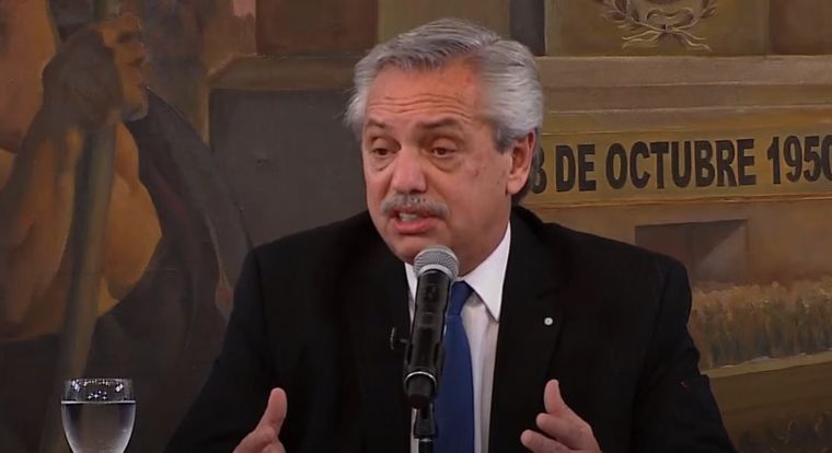 Sin CFK, Alberto Fernández encabeza el acto en honor a Perón.