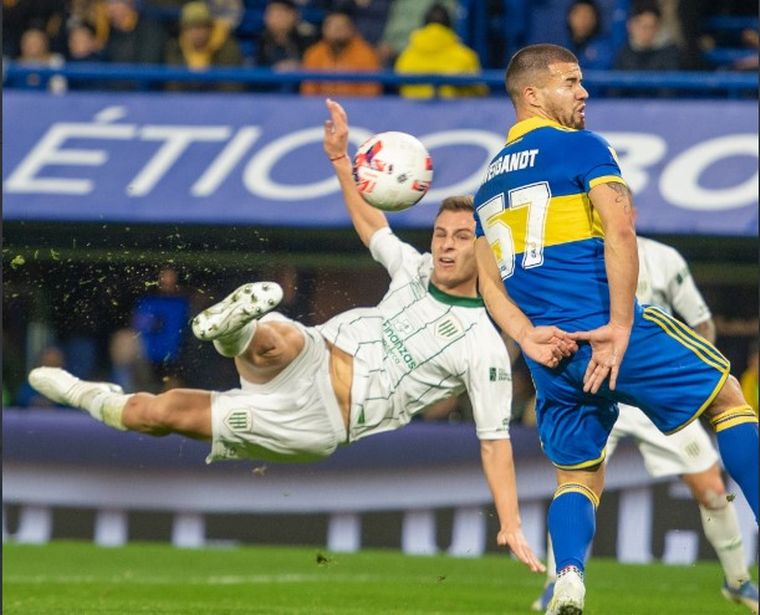 Giuliano Galoppo, autor del primer gol del 3-0 en favor de Banfield ante Boca.
