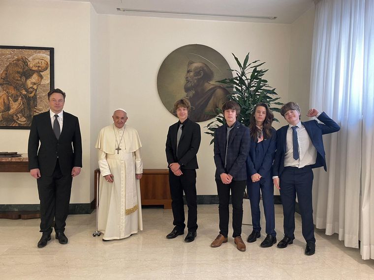 FOTO: El papa Francisco recibió a Elon Musk en el Vaticano