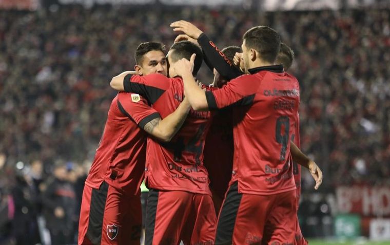 Newell's vs. Patronato por la sexta fecha de la Liga Profesional Argentina. 