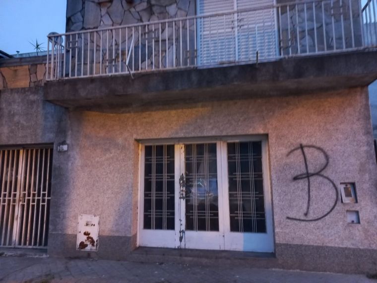 Se quemó su casa y murió a pesar de los intentos de reanimación de los bomberos.