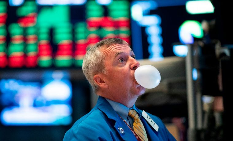 FOTO: Wall Street recibe a Batakis con un desplome de hasta 9% de los bonos argentinos.