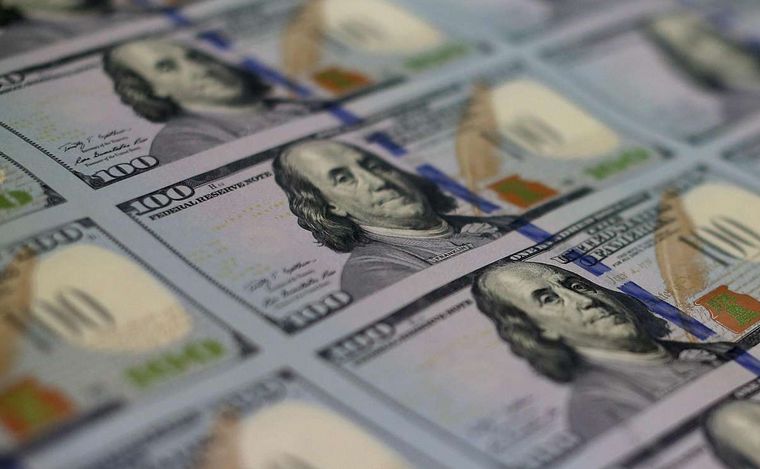 FOTO: El dólar "blue" volvió a subir este martes.