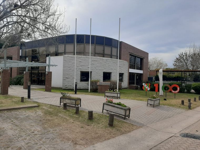 Cadena 3, en Las Parejas por el centenario del club Sportivo.