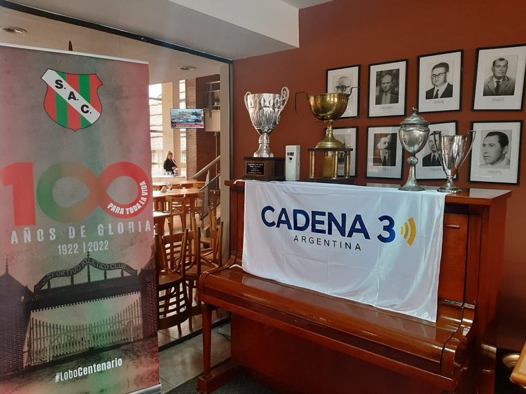 FOTO: Cadena 3, en Las Parejas por el centenario del club Sportivo.