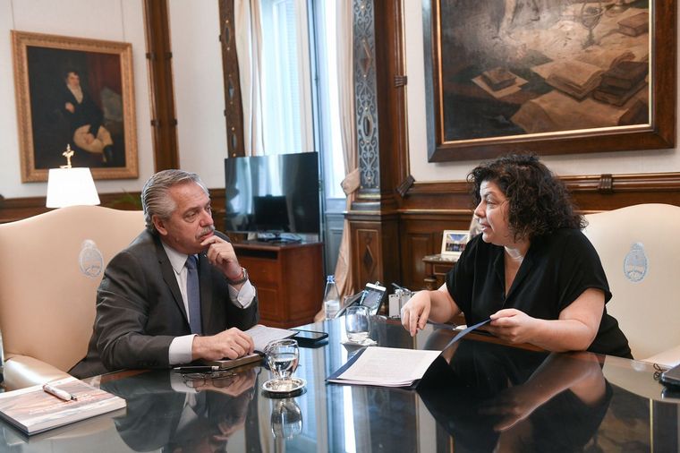 FOTO: Alberto Fernández y la ministra de Salud, Carla Vizzotti.
