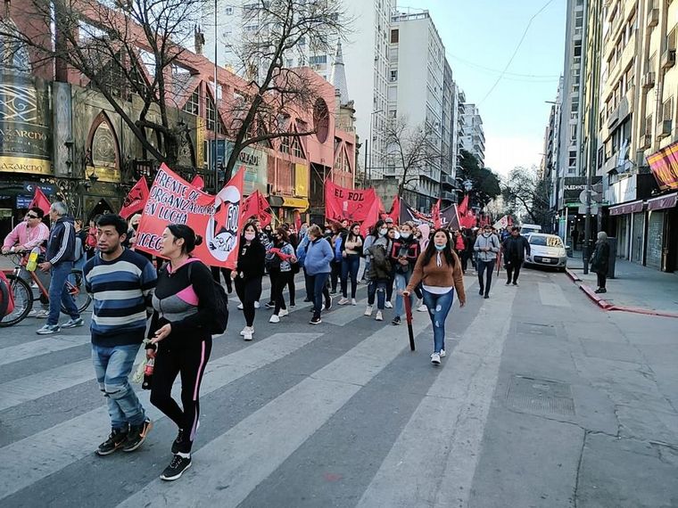 Organizaciones de izquierda se manifiestan contra el Gobierno nacional en Córdoba.