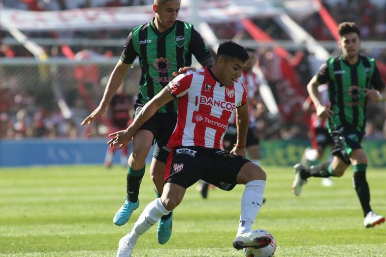 Instituto busca un triunfo para no perderle pisada a los líderes.