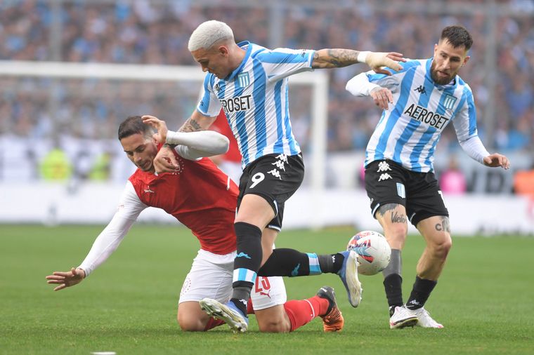 Racing derrotó 1-0 a Independiente en el clásico de Avellaneda.