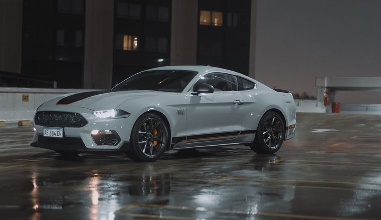 Una máquina capaz de girar a 7250 rpm y acelerar hasta los 250 km/h.