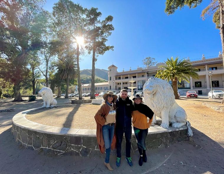 Cadena 3 recorrió junto a Iliana Calabró el Hotel Edén de La Falda.