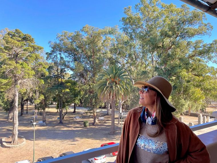 Cadena 3 recorrió junto a Iliana Calabró el Hotel Edén de La Falda.