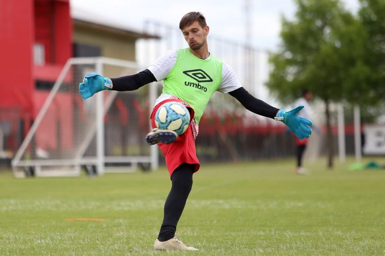 Barlasina seguirá en Agropecuario