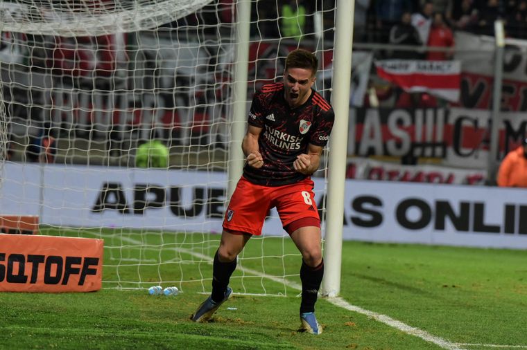 Palavecino fue la figura en el duelo ante Barracas Central.