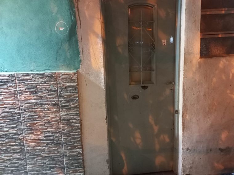 Balearon una panadería en zona sur: hay un hombre herido.