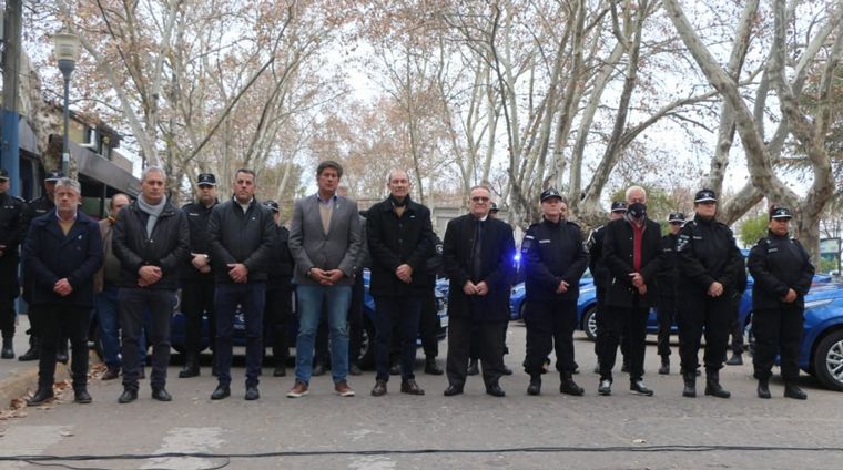 El ministro de Seguridad de Santa Fe, Jorge Lagna, entregó patrulleros en el sur.