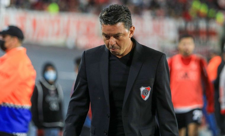 Gallardo deberá abonar 82.800 pesos de multa para estar presente ante Vélez.