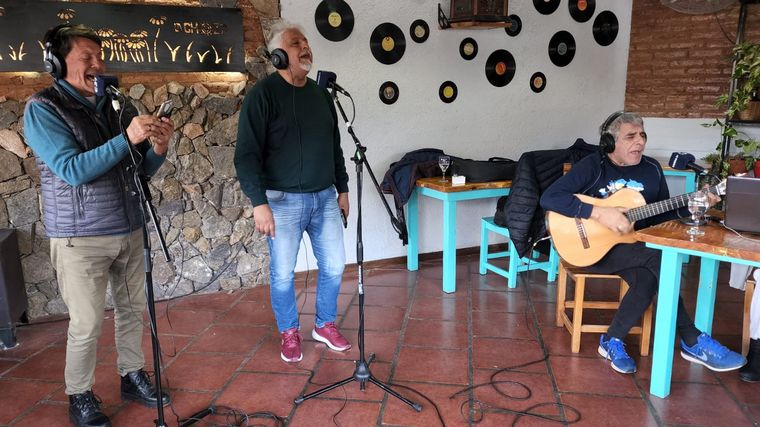 Santiago Trío, el plato musical del viernes en Santa Rosa