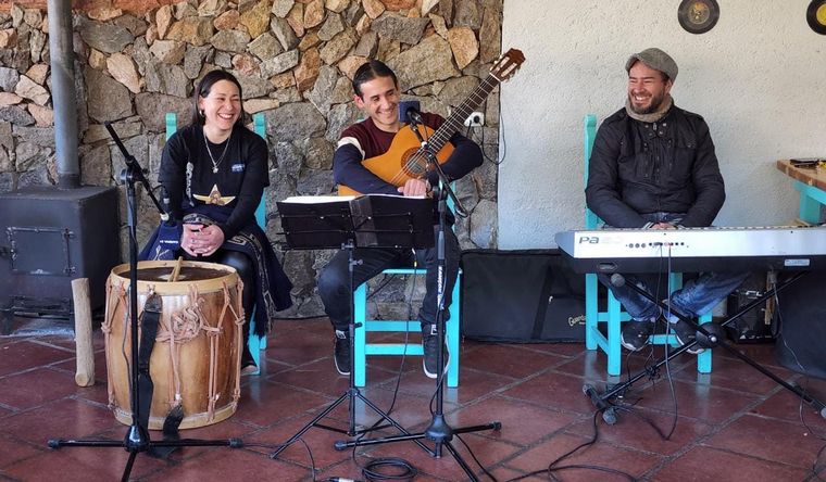 FOTO: El Algarrobal regaló melodías folclóricas a Cadena 3.