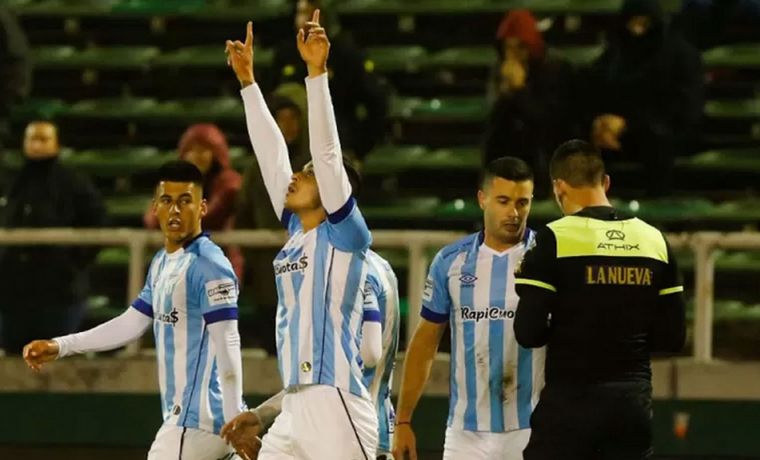 FOTO: Ramiro Ruiz Rodríguez festejando el gol del triunfo del 