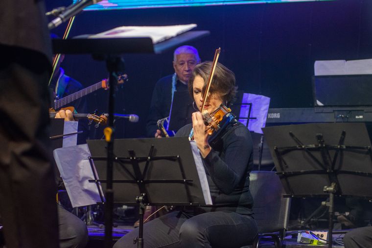 Éxito total en la primera jornada del Festival Nacional del Poncho en Catamarca.