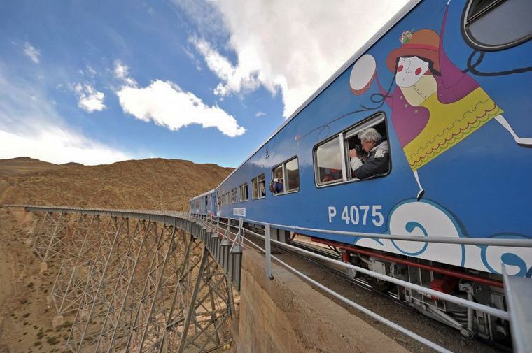 El Tren a las Nubes celebra sus 50 años de su primer viaje.
