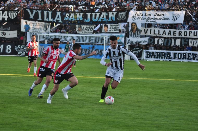Instituto se impuso en un cancha complicada y quedó tercero. (Foto: IACC)