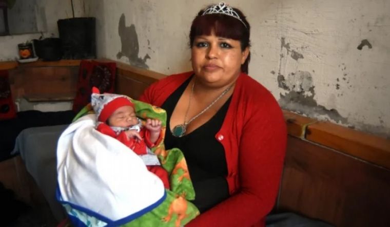 Sus hijos Sergio de 24 años, Kevin 22, Alex 14, Yandel 11, Yamil 7, Leonel 3 y Emir. 