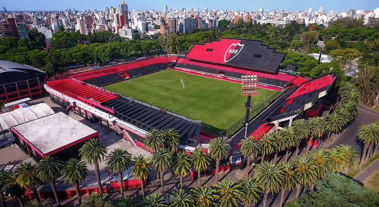 La idea es que el estadio no se clausure mientras se remodela y siga funcionando. 