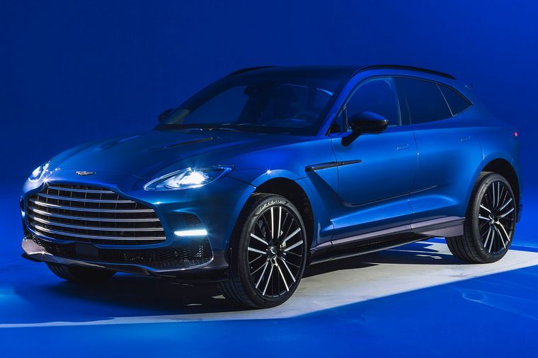 El nuevo Aston Martin DBX707, el SUV de lujo más potente del mundo.
