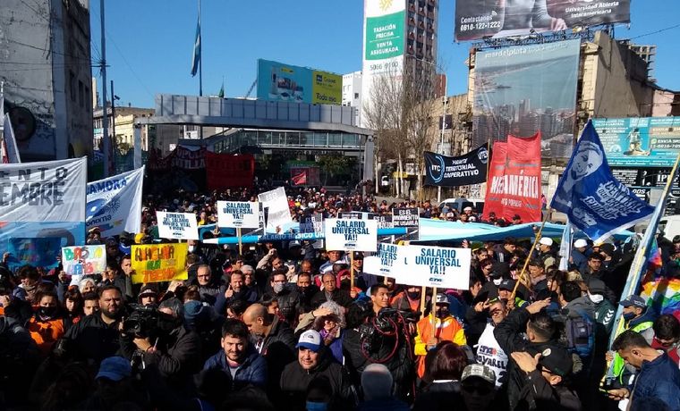 Marcha por el salario básico universal en Capital Federal.