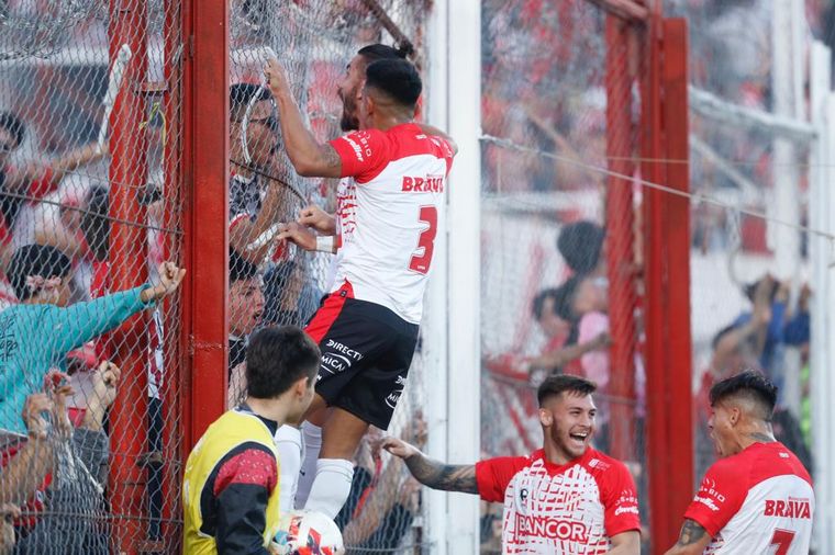FOTO: Patricio Cucchi festeja el primer gol de "La Gloria". (Foto: IACC)