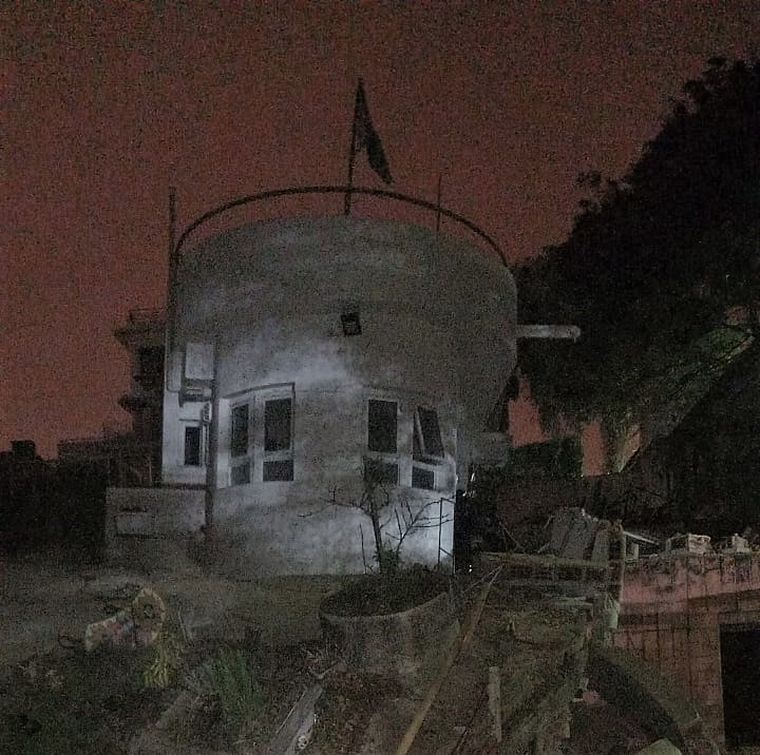 Se derrumbó una casa en zona norte: rescataron a dos personas y hay una desaparecida.