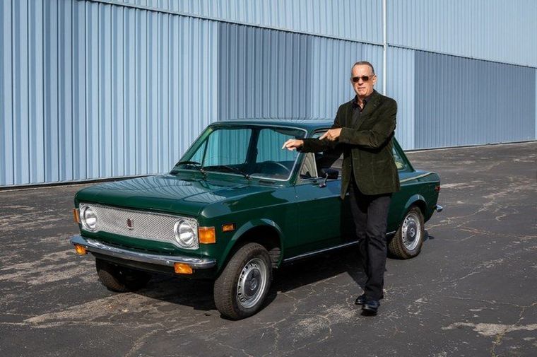 FOTO: Tom Hanks vende su Fiat 128 completamente restaurado.